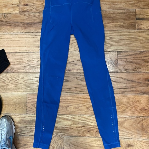 Lululemon leggings with pockets - Picture 2 of 3